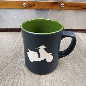 Starbucks 2011 Vespa Scooter Coffee Mug Cup